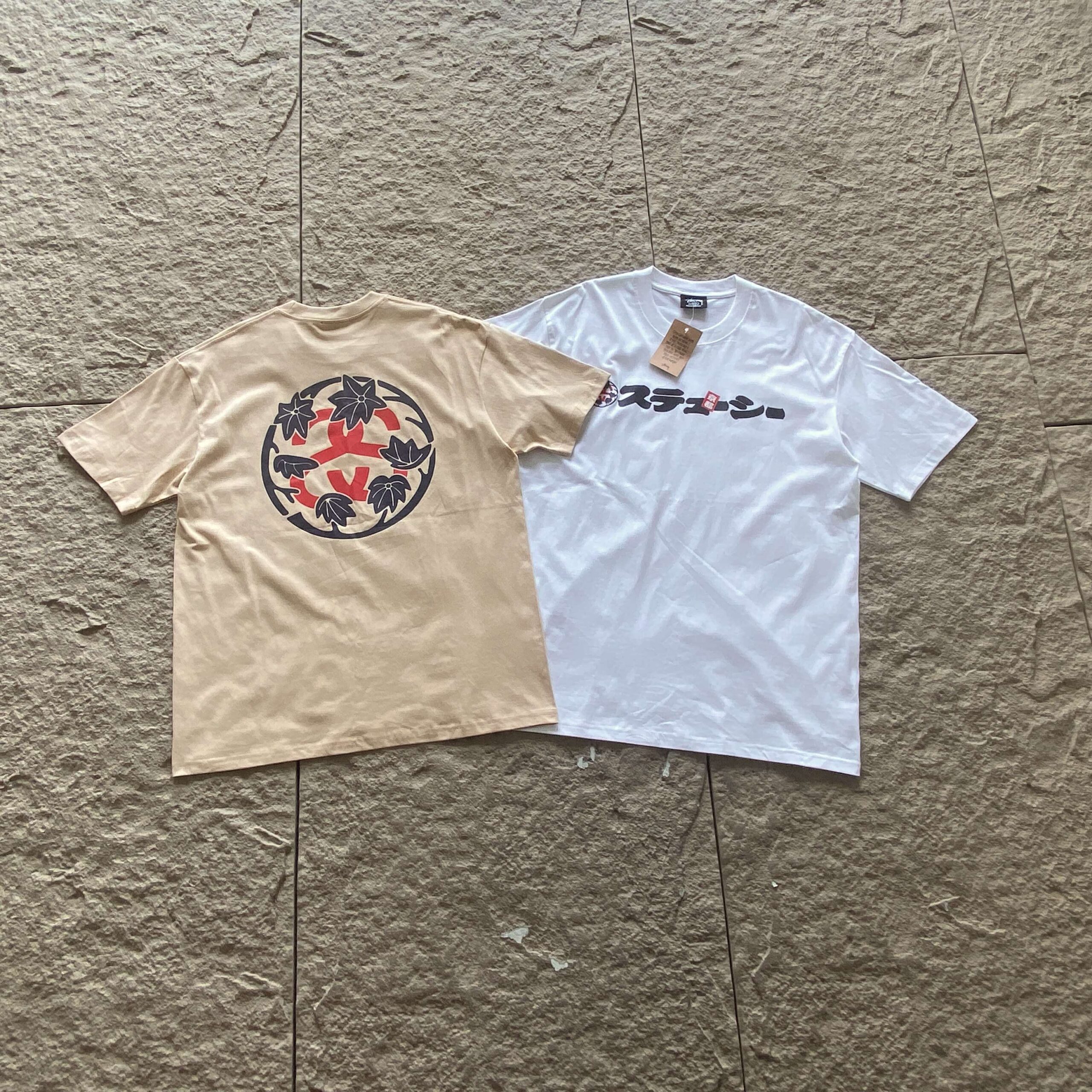 STUSSY T-SHIRT