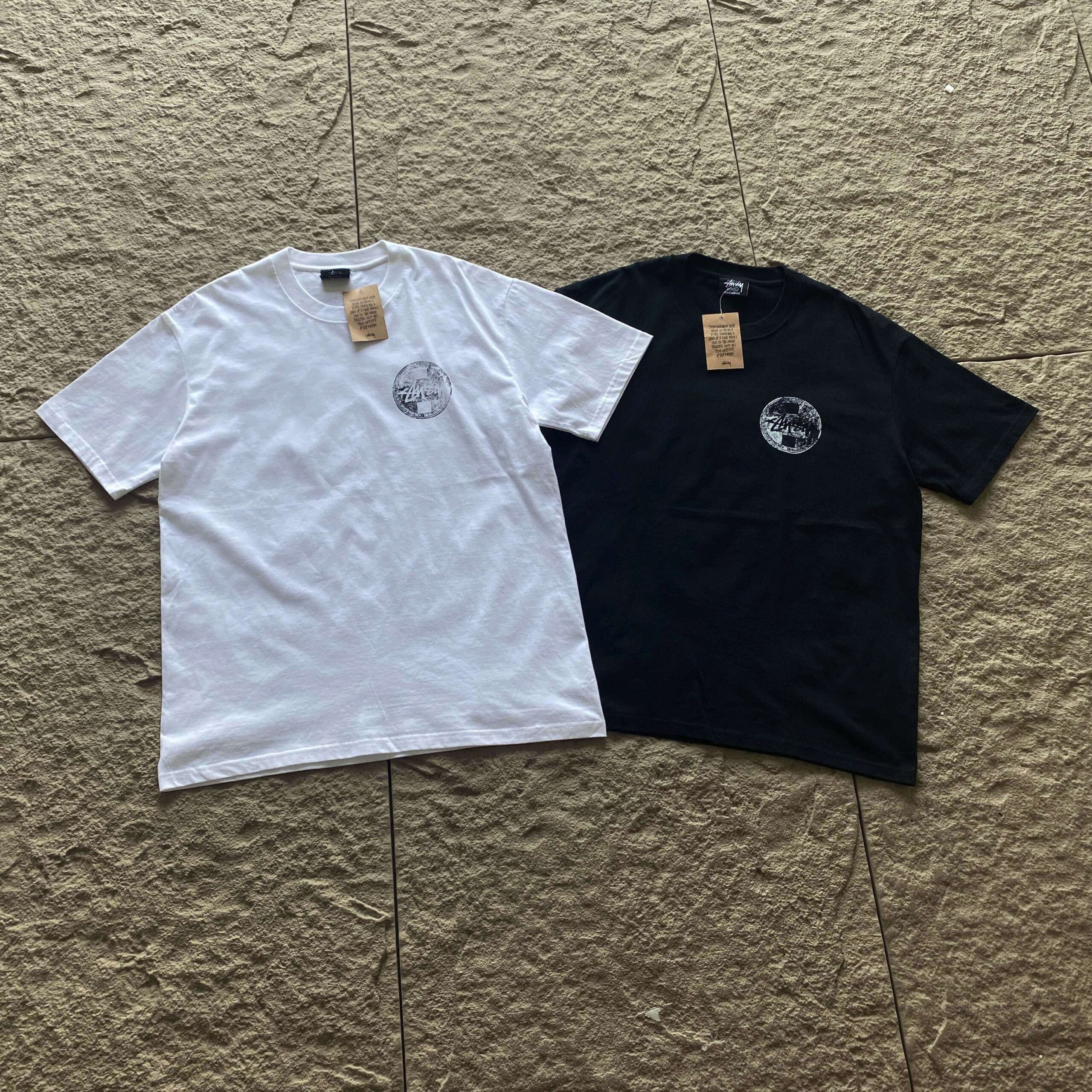 STUSSY T-SHIRT