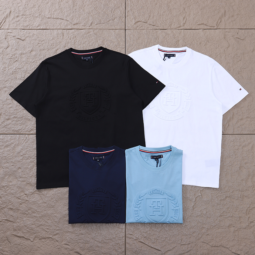 TOMMY HILFIGER T-SHIRT