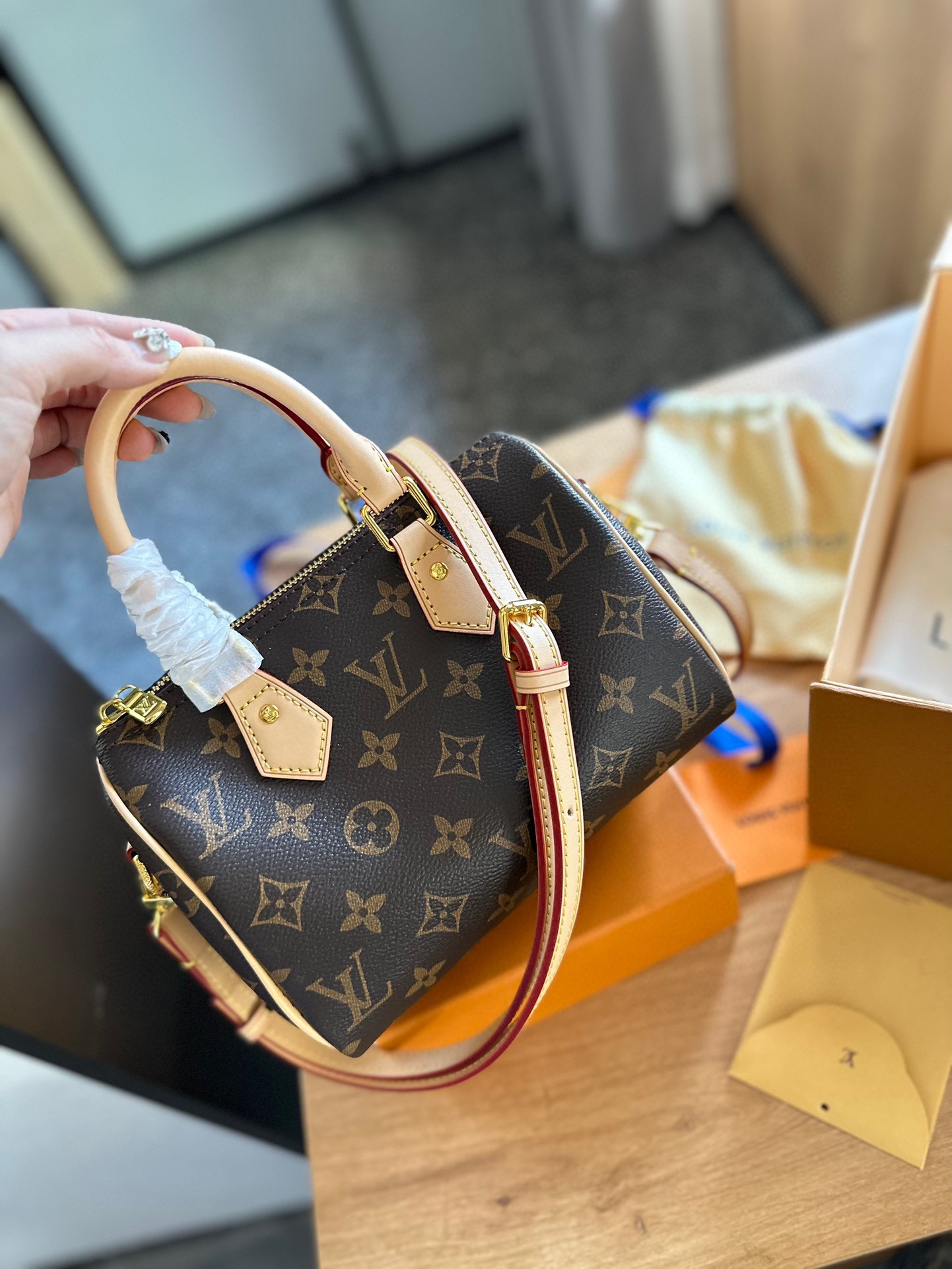 LV BAG
