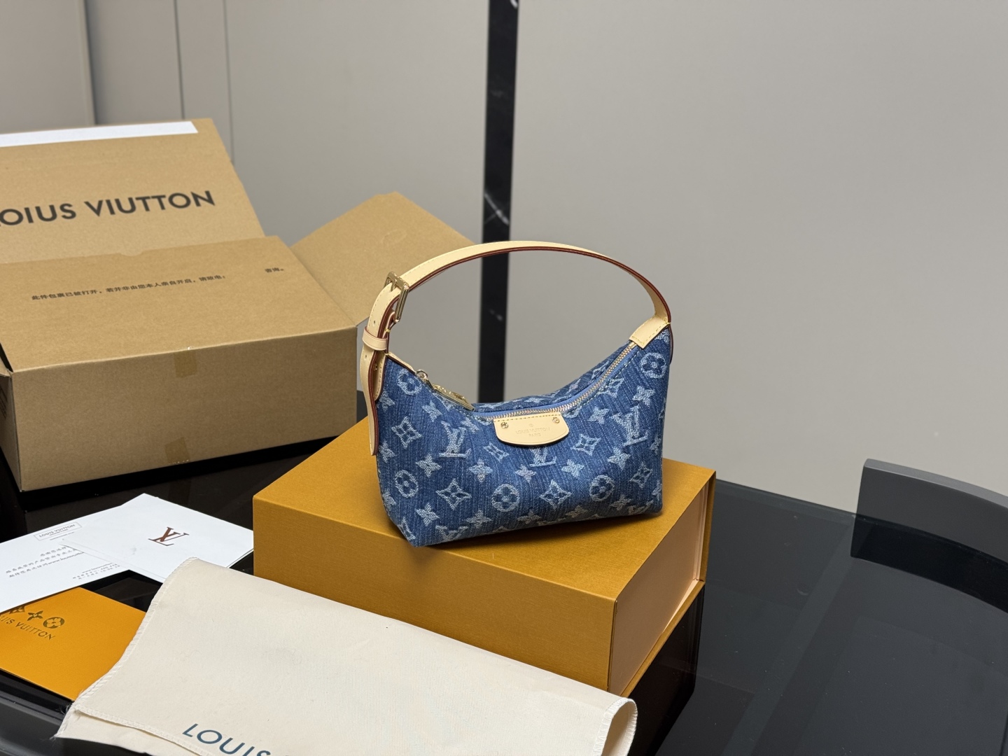 LV BAG