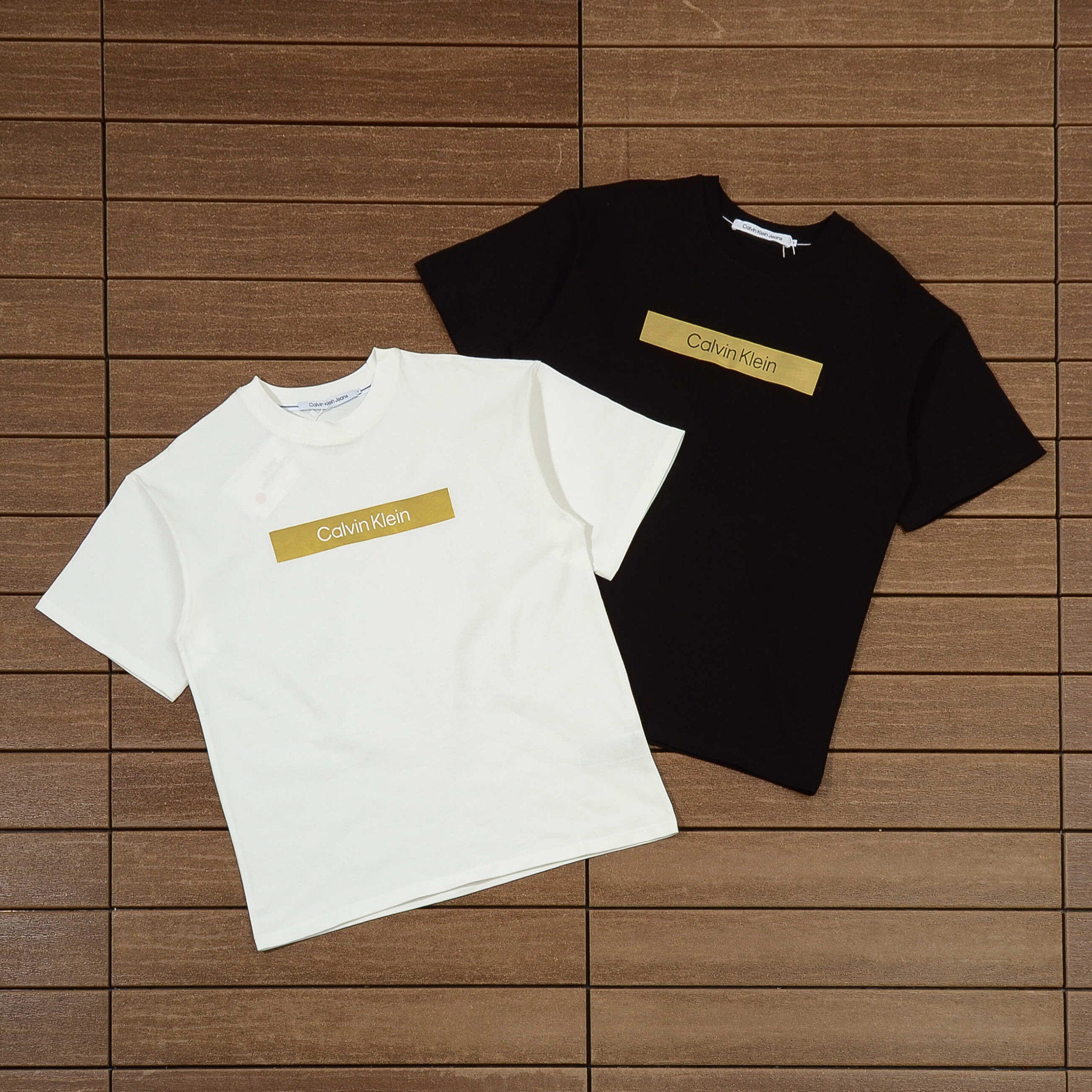 CALVIN KLEIN T-SHIRT