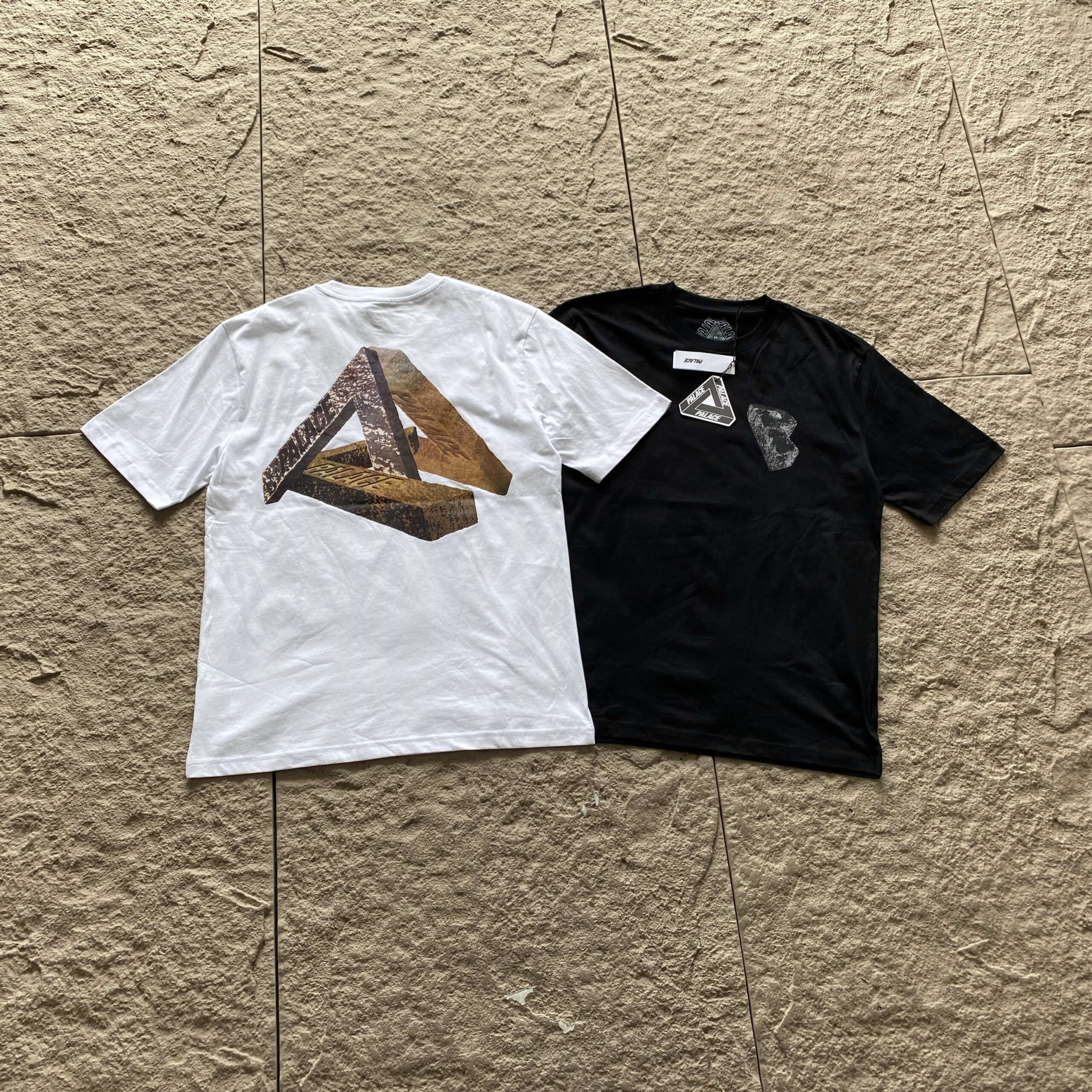 PALACE T-SHIRT
