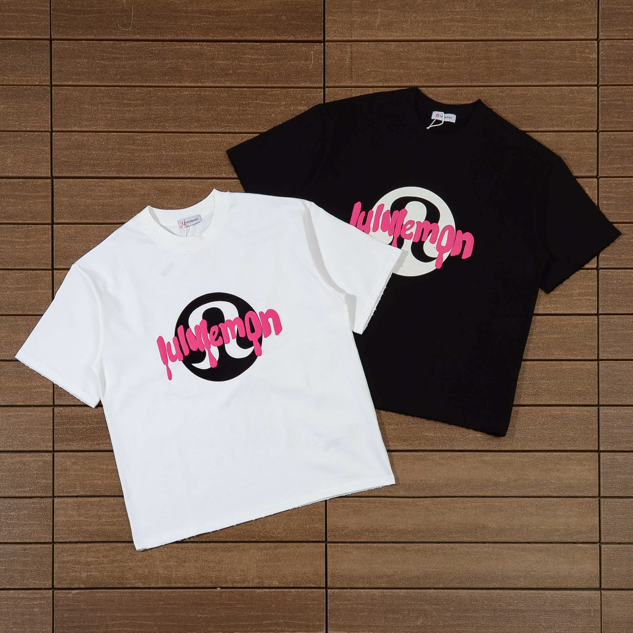 LULULEMON T-SHIRT