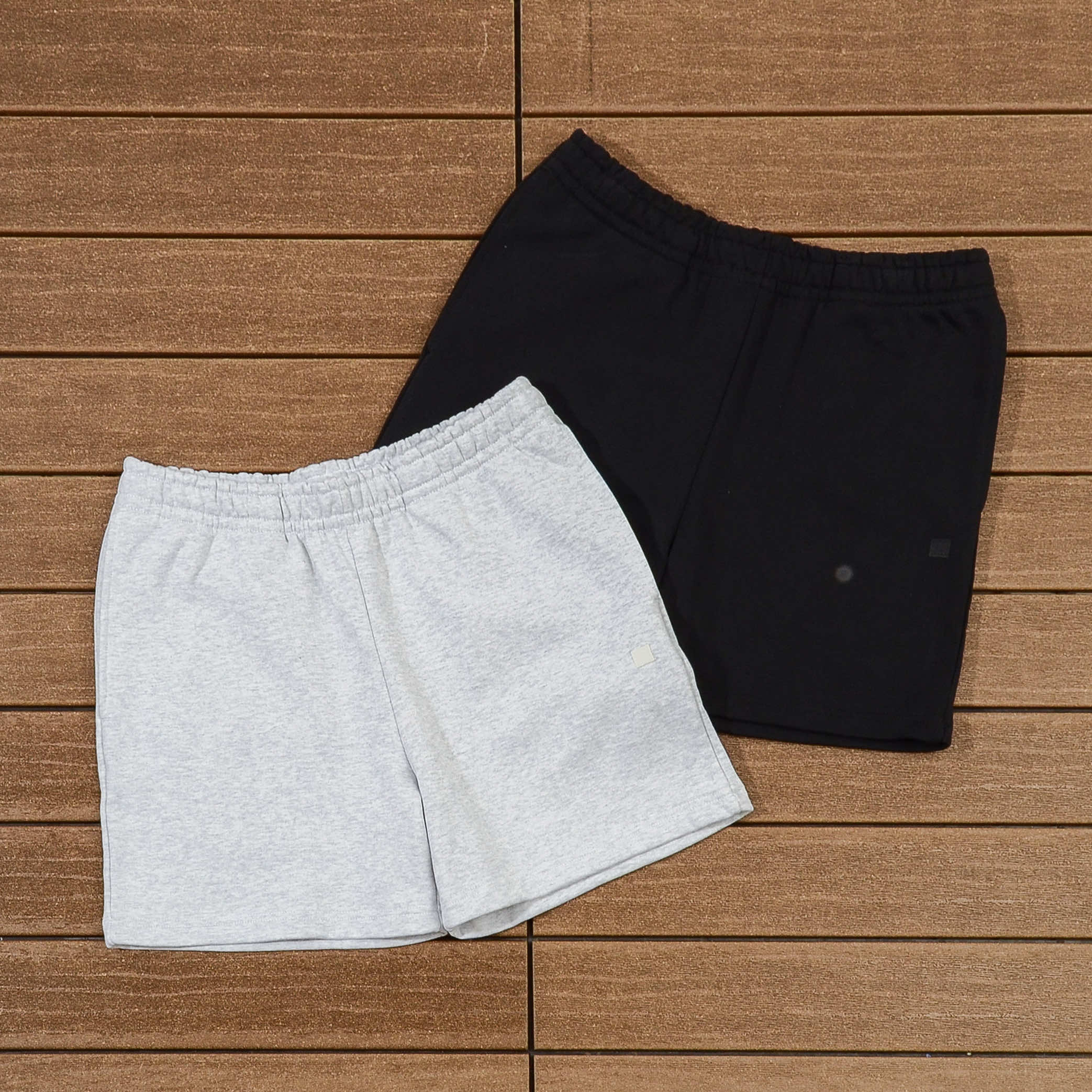 ACNE SHORT
