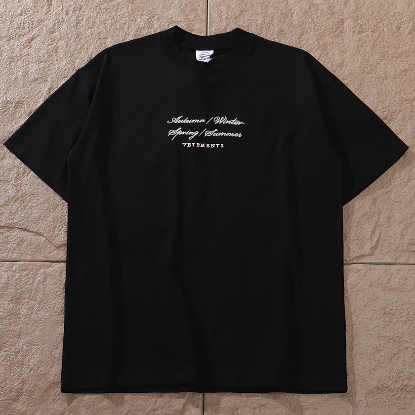 VETEMENTS T-SHIRT