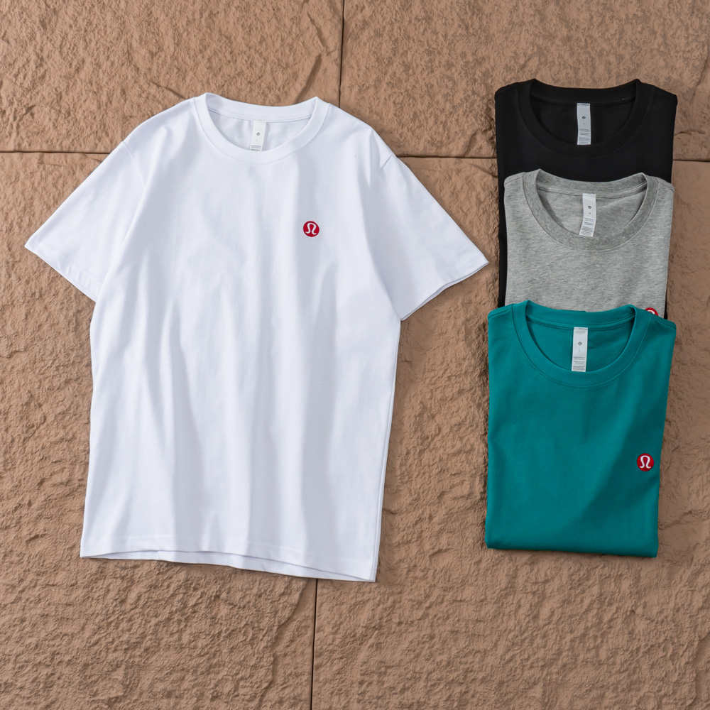 LULULEMON T-SHIRT