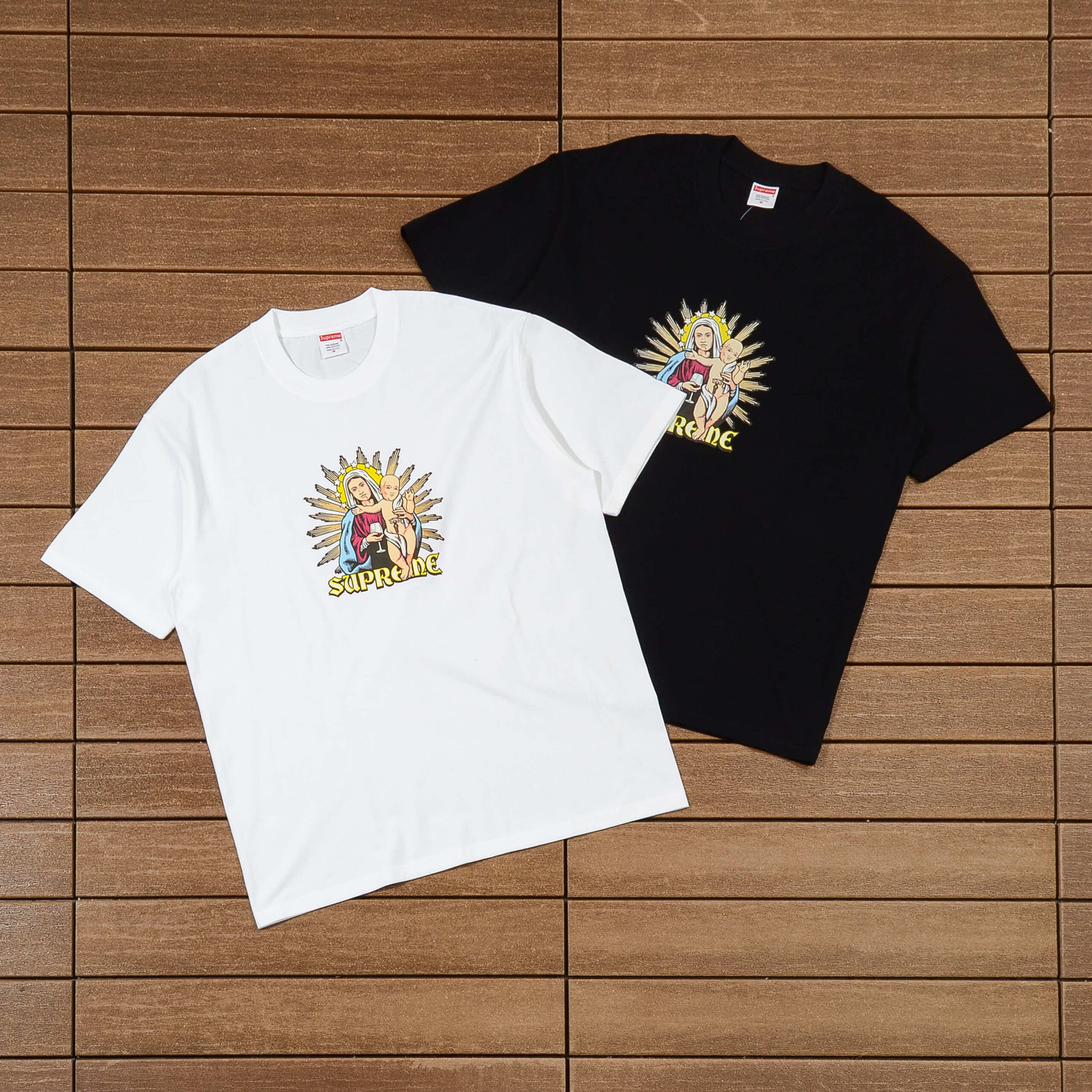 SUPREME T-SHIRT