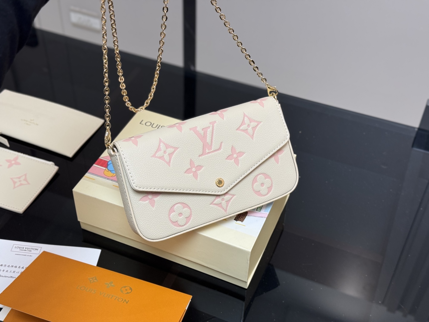LV BAG