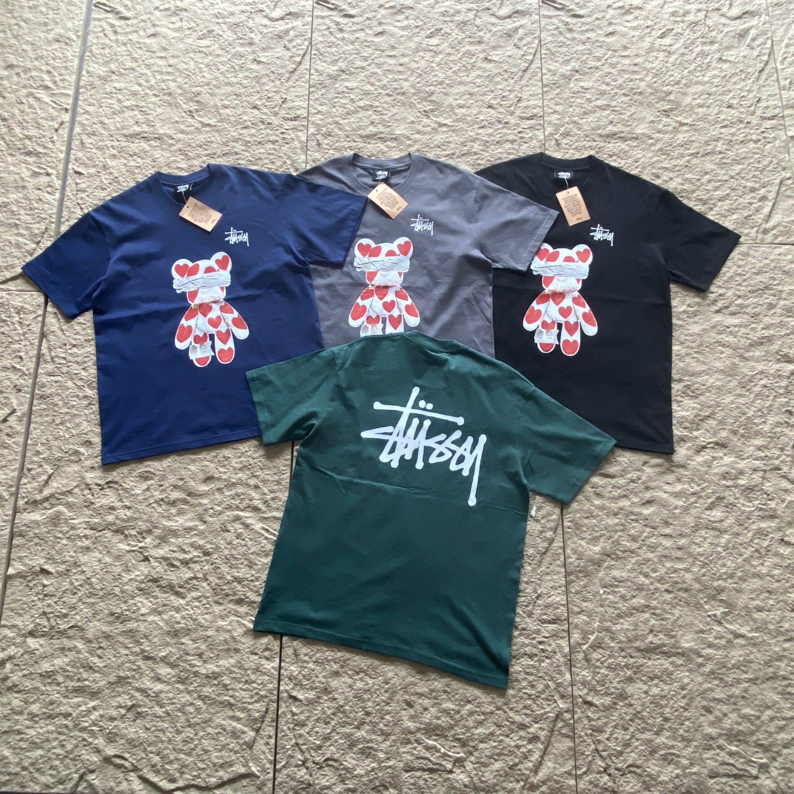 STUSSY T-SHIRT