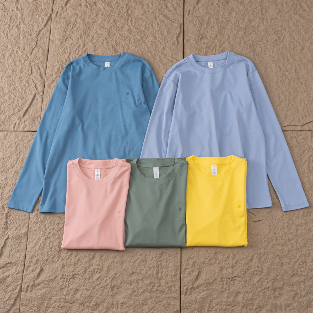 LULULEMON T-SHIRT