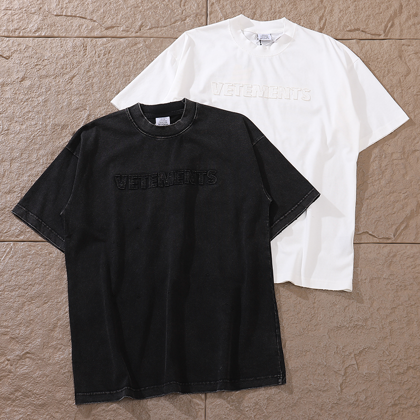 VETEMENTS T-SHIRT