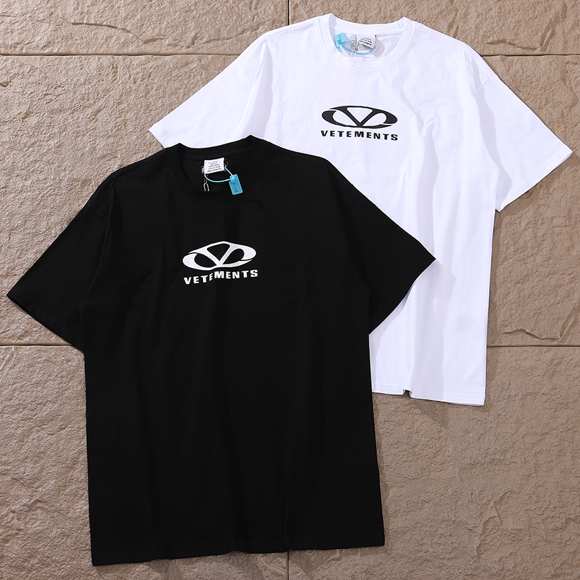 VETEMENTS T-SHIRT
