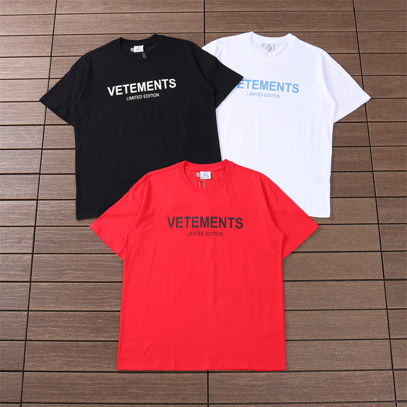 VETEMENTS T-SHIRT