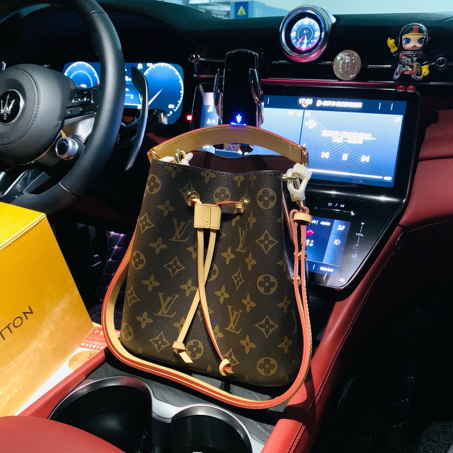 LV BAG