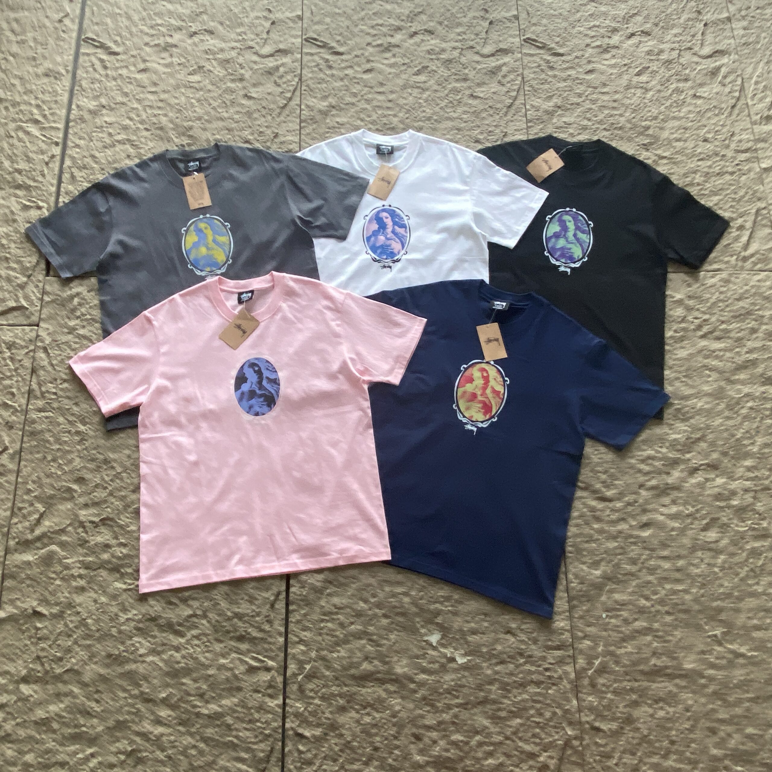 STUSSY T-SHIRT