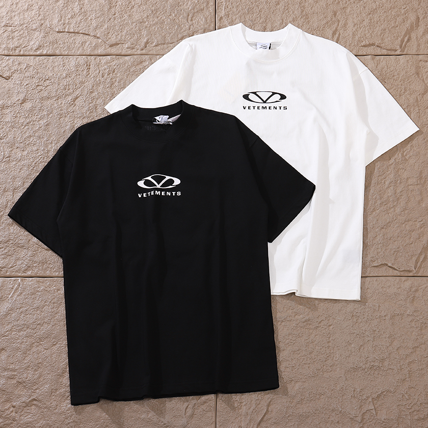 VETEMENTS T-SHIRT