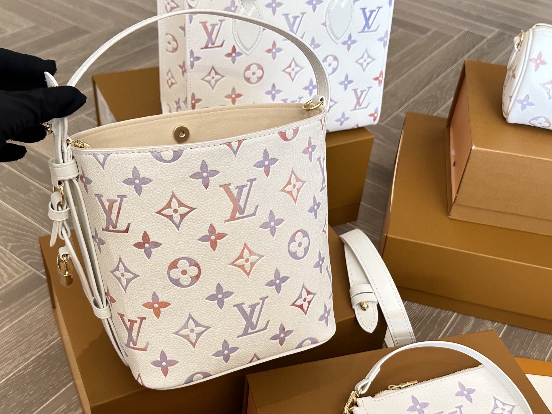 LV BAG
