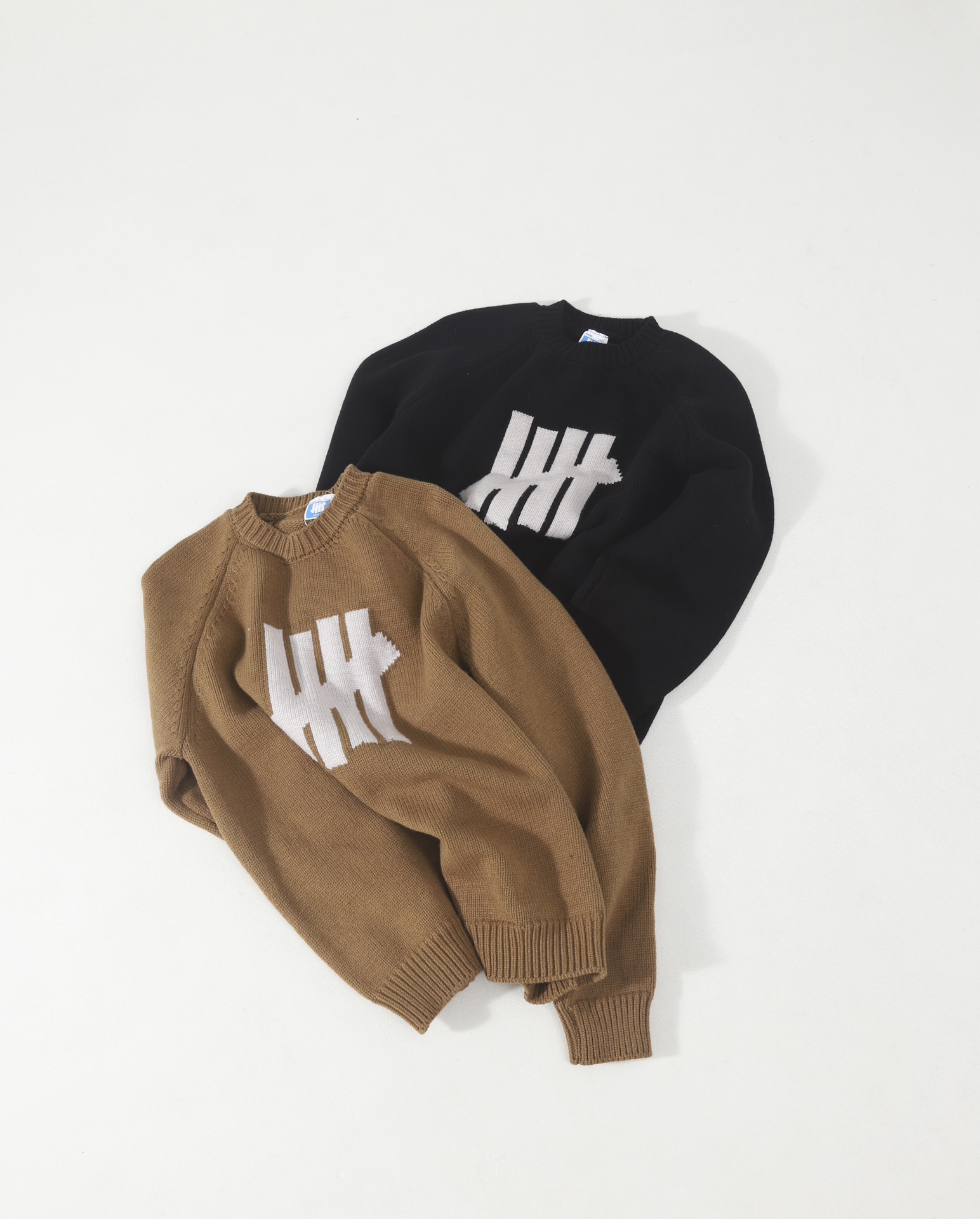 UNDEFEATED SWEATER