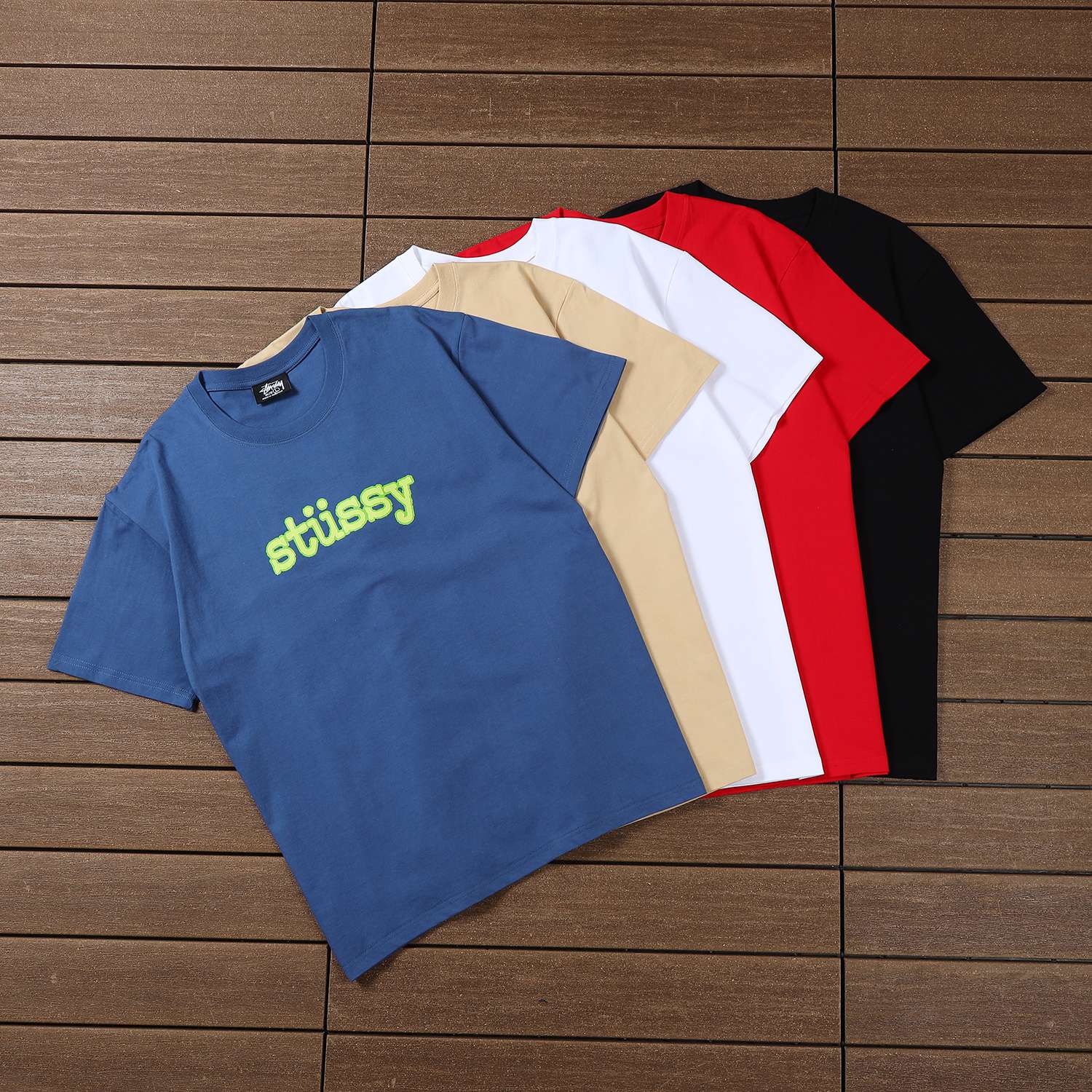 STUSSY T-SHIRT