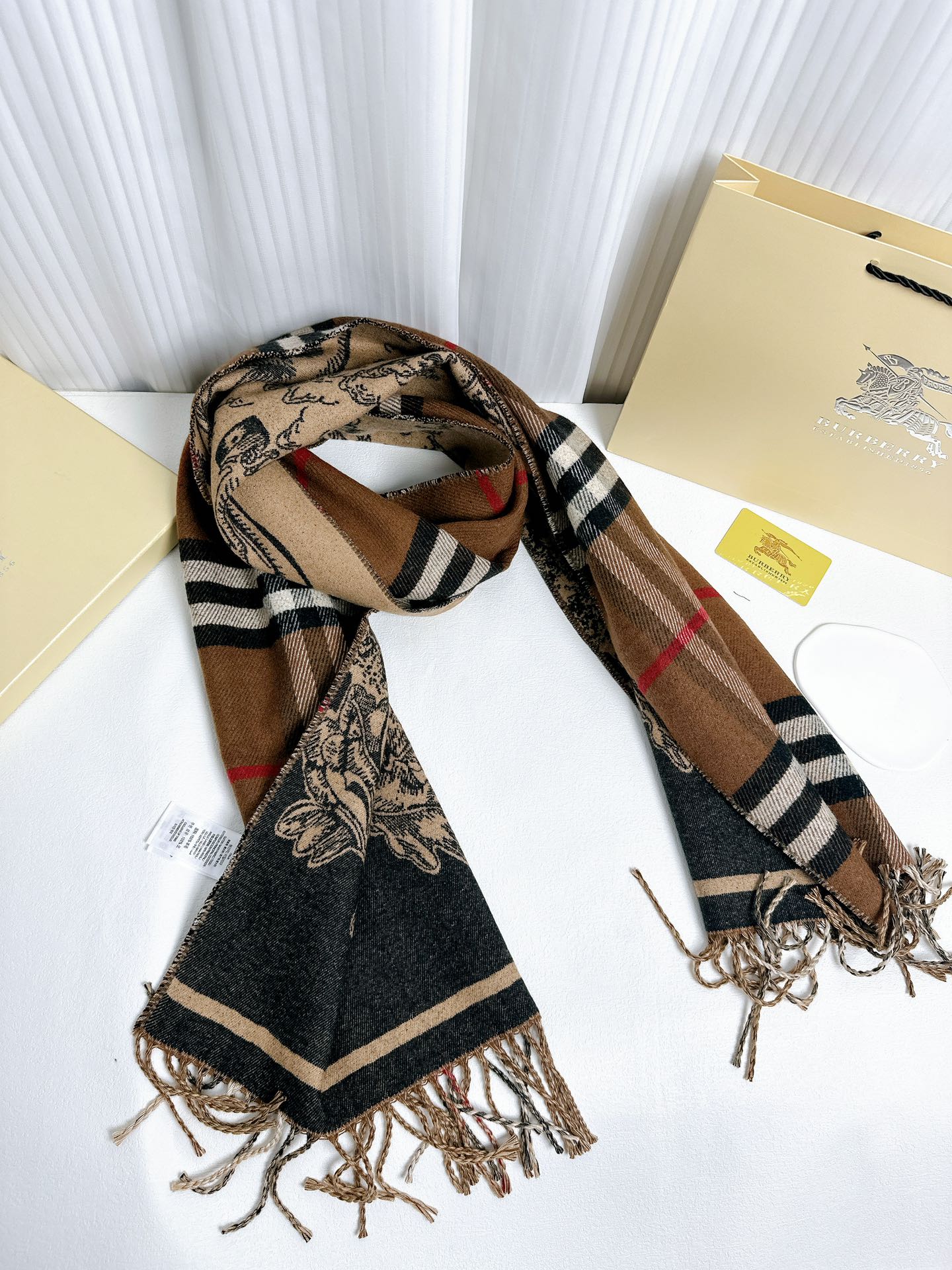 BURBERRY SCARF