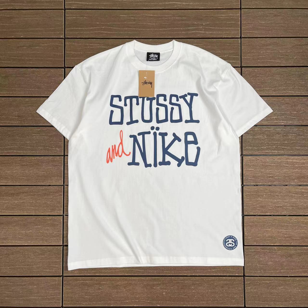 STUSSY T-SHIRT