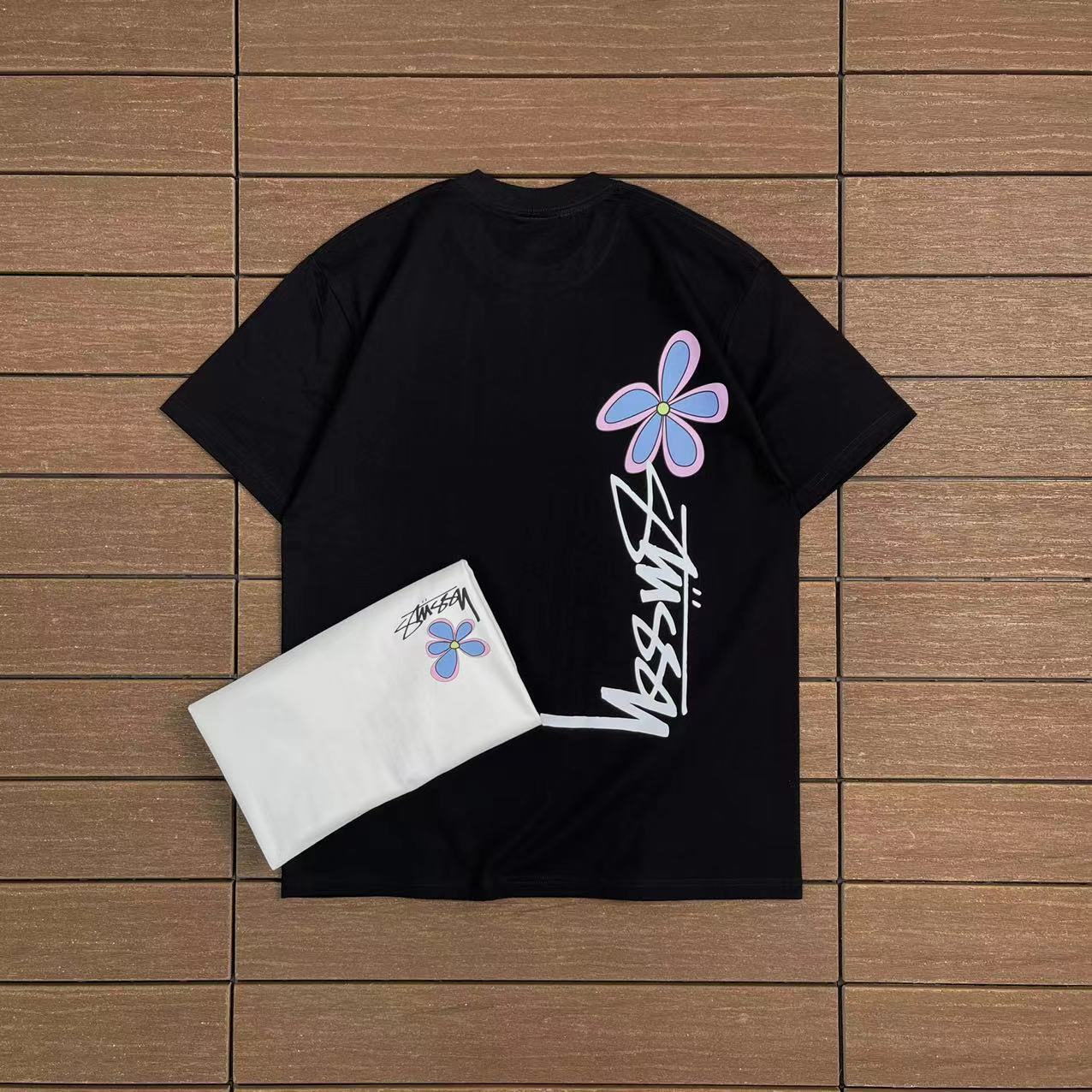 T-SHIRT STUSSY