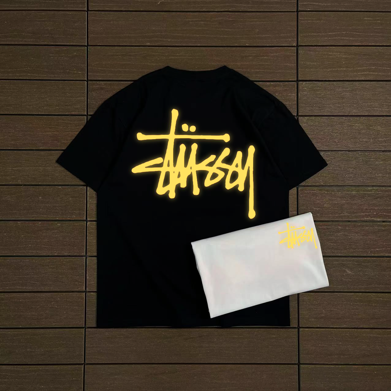 STUSSY T-SHIRT