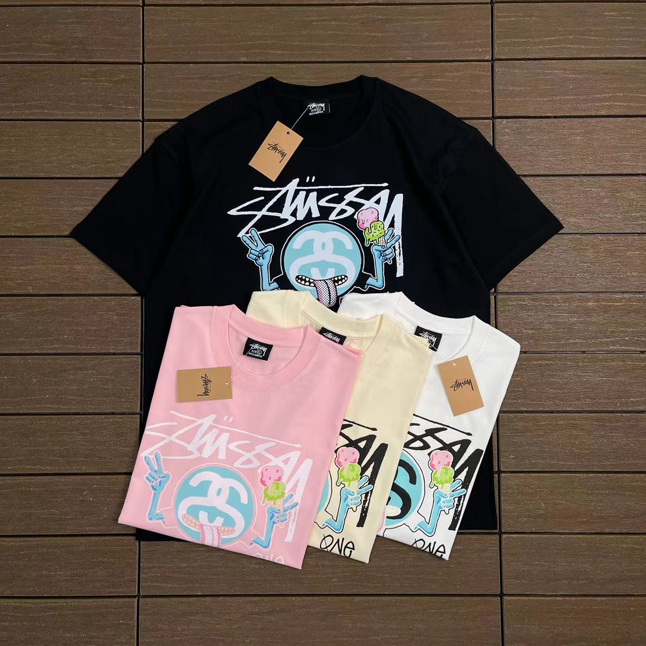 STUSSY T-SHIRT