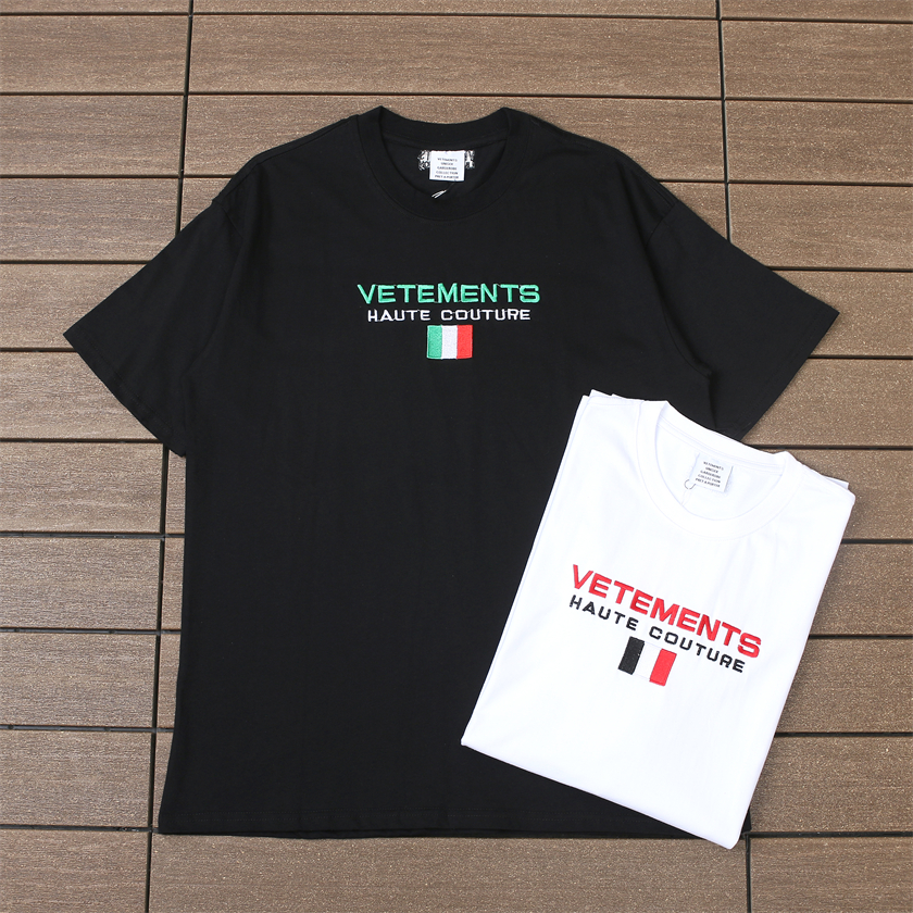 VETEMENTS T-SHIRT