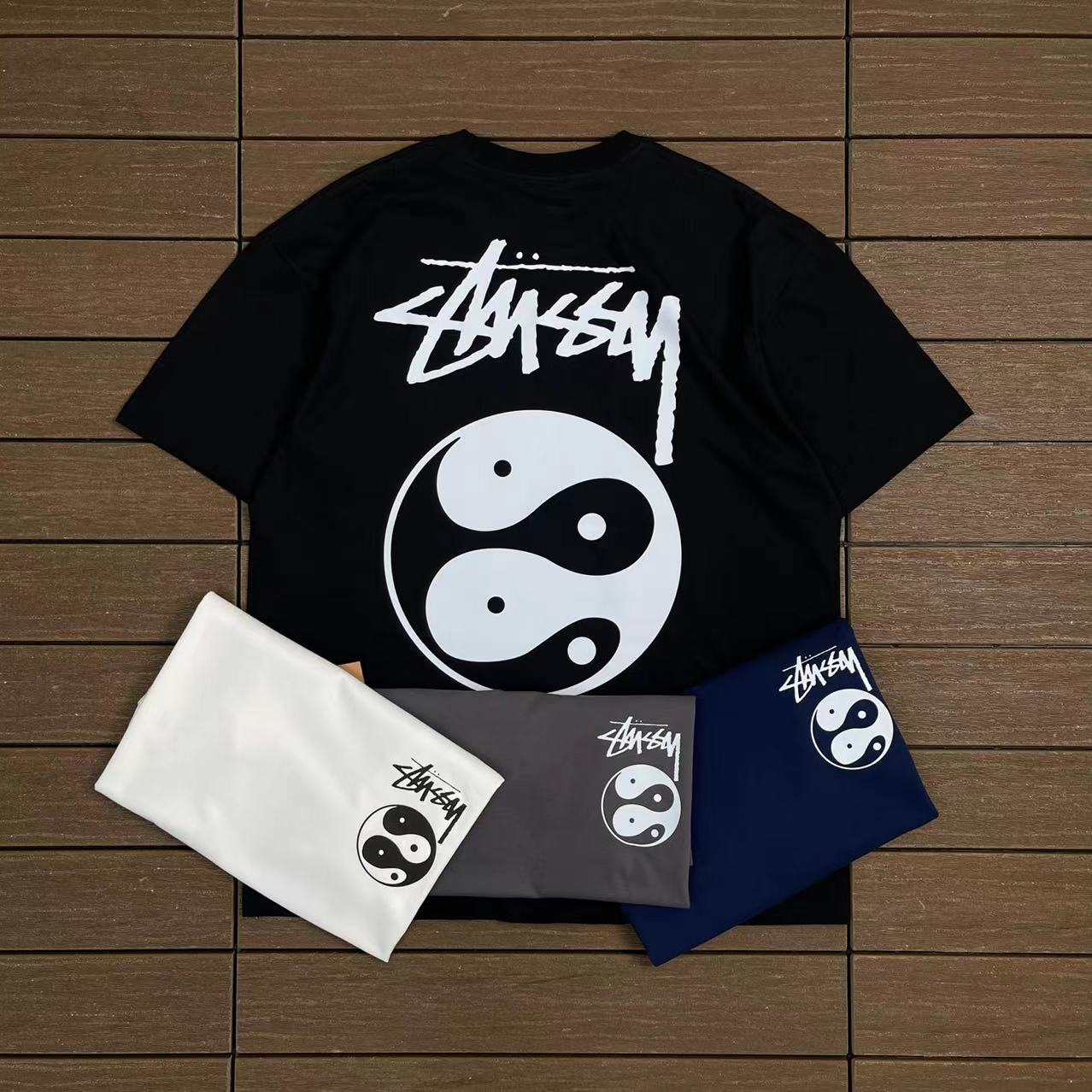 STUSSY T-SHIRT