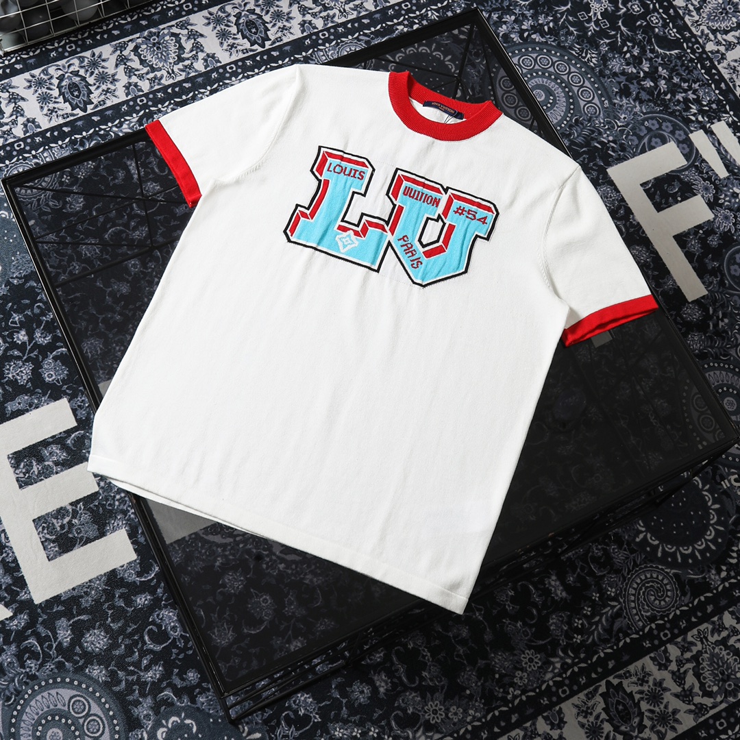 L?? T-shirt