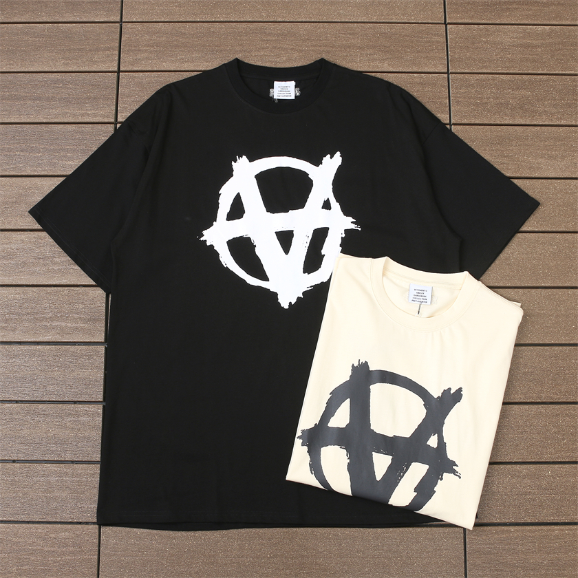 VETEMENTS T-SHIRT