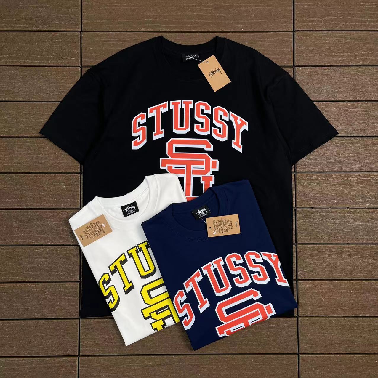 STUSSY T-SHIRT
