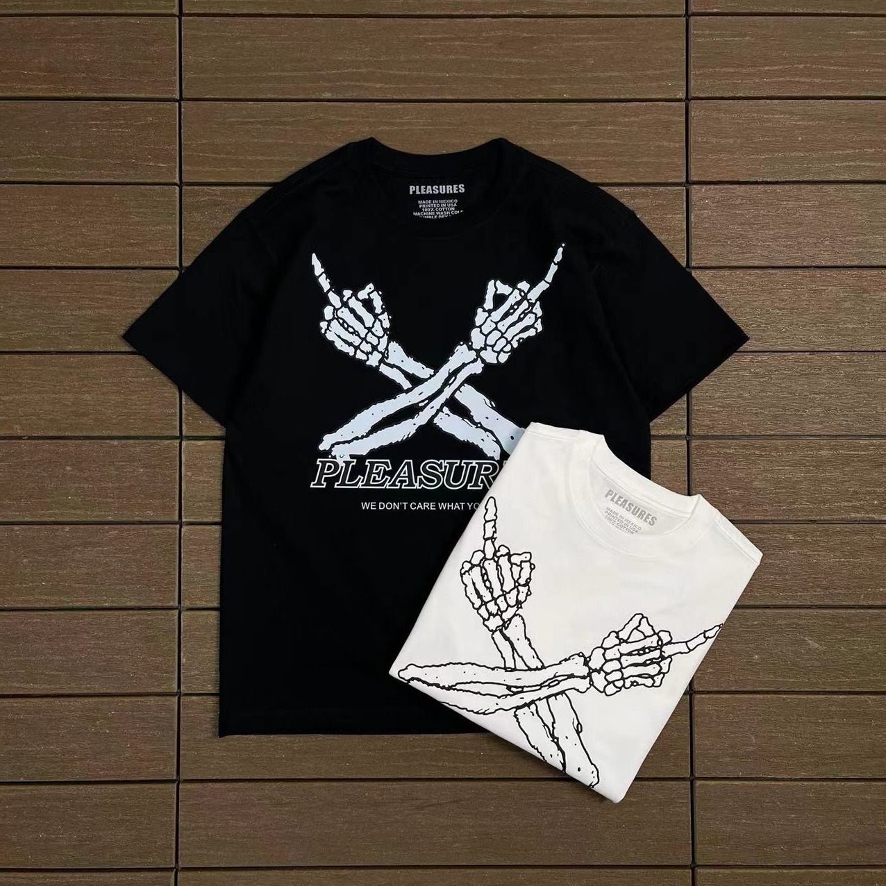 PLEASURES T-SHIRT