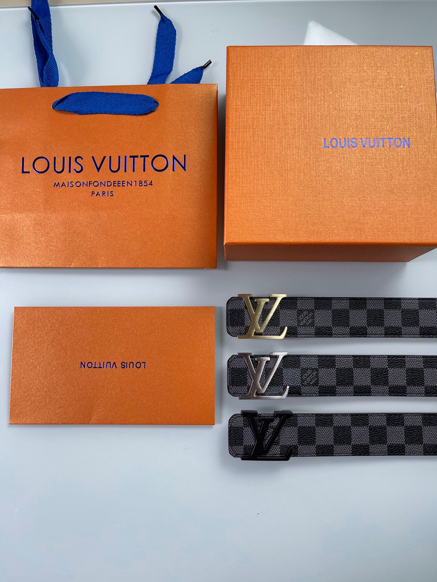 LV LATHER BELF
