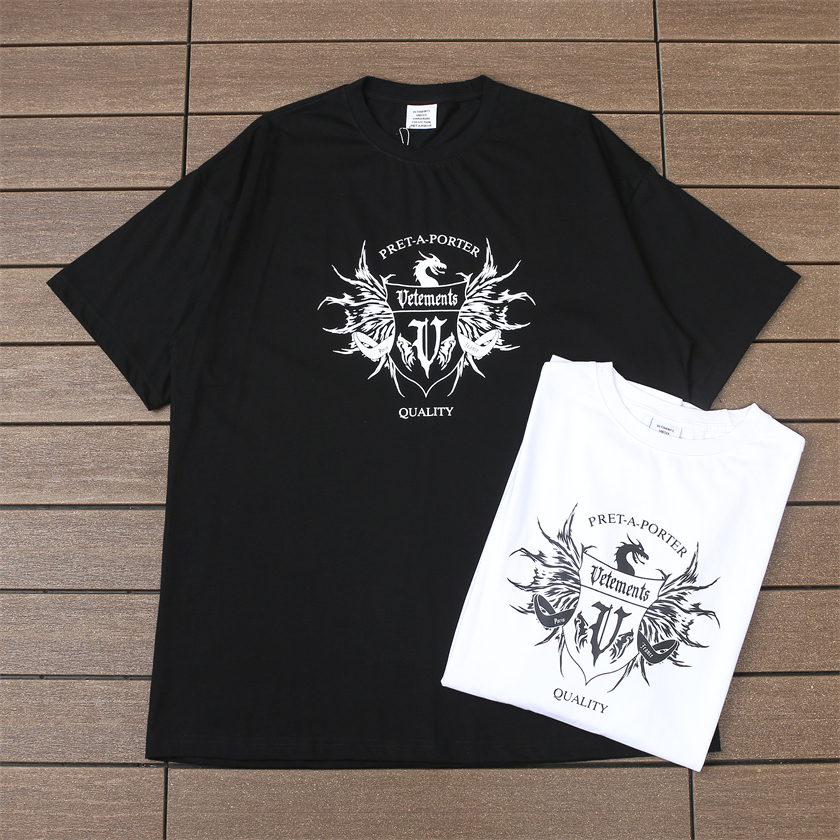 VETEMENTS T-SHIRT
