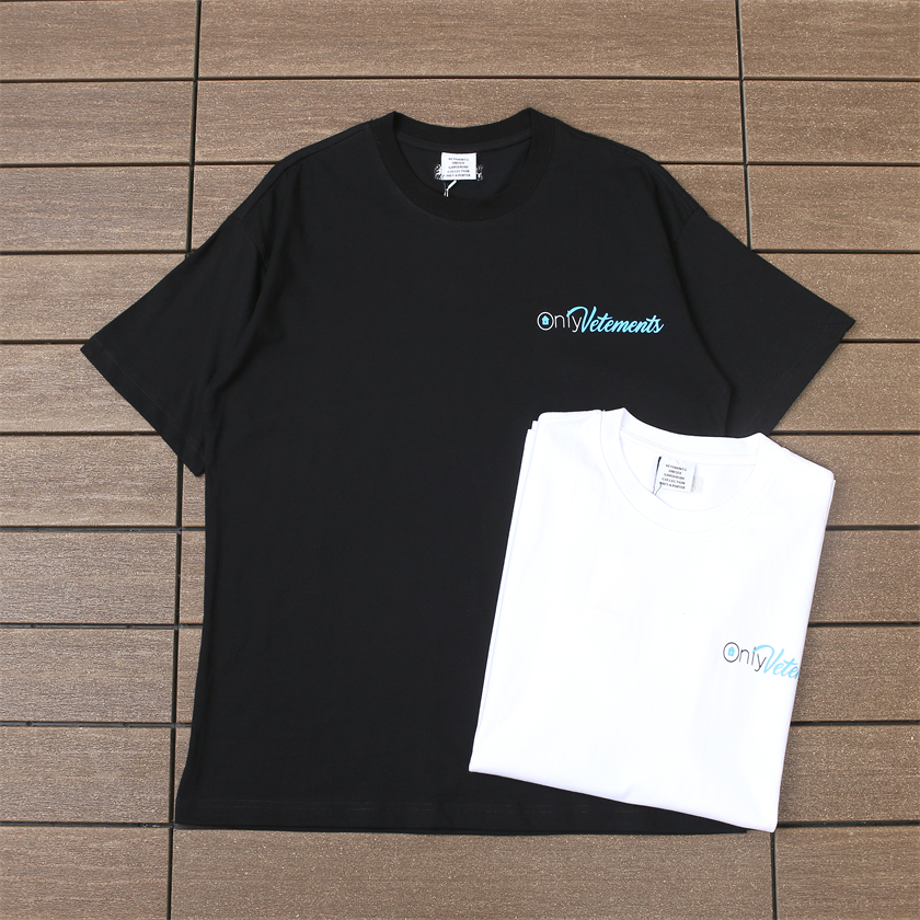 VETEMENTS T-SHIRT