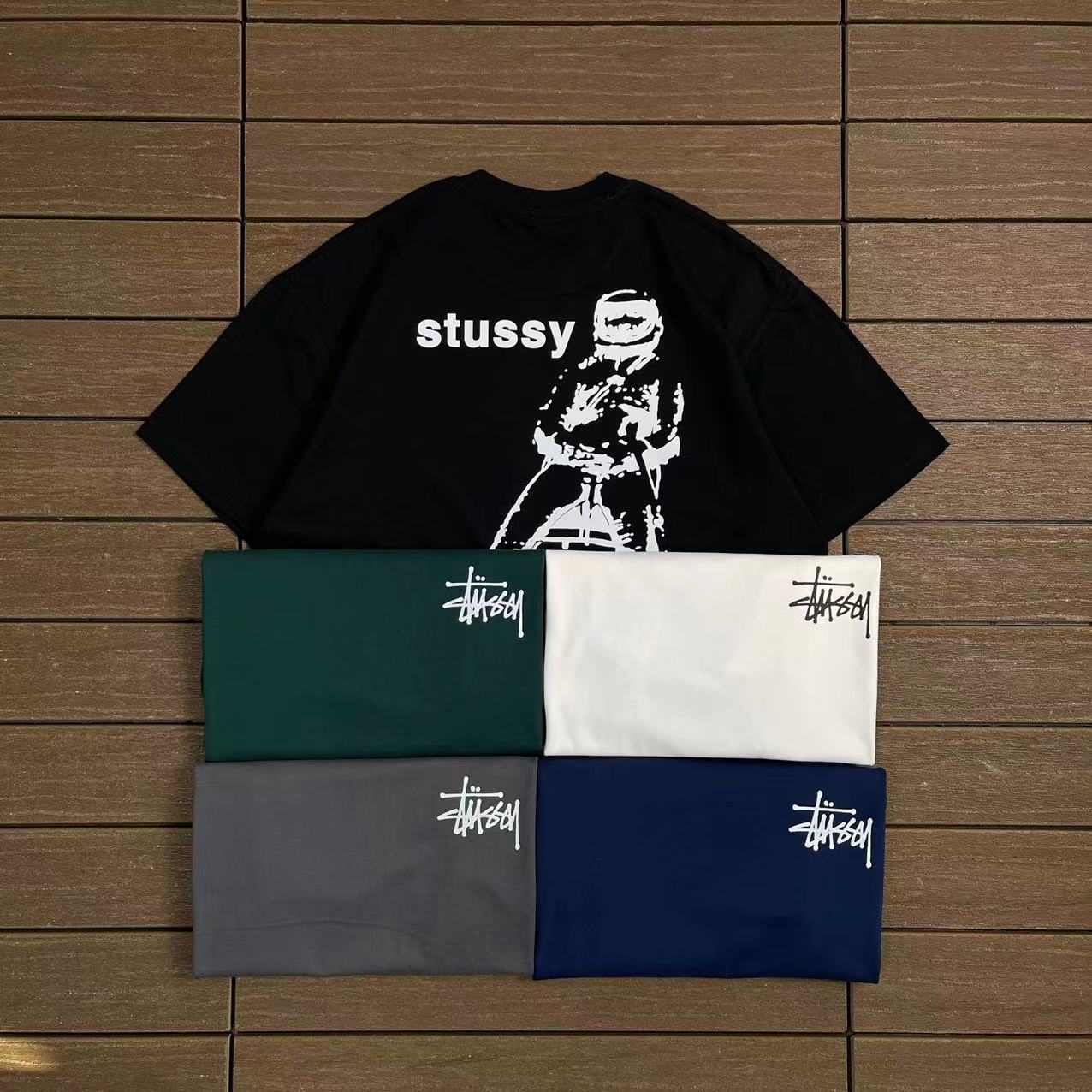 STUSSY T-SHIRT