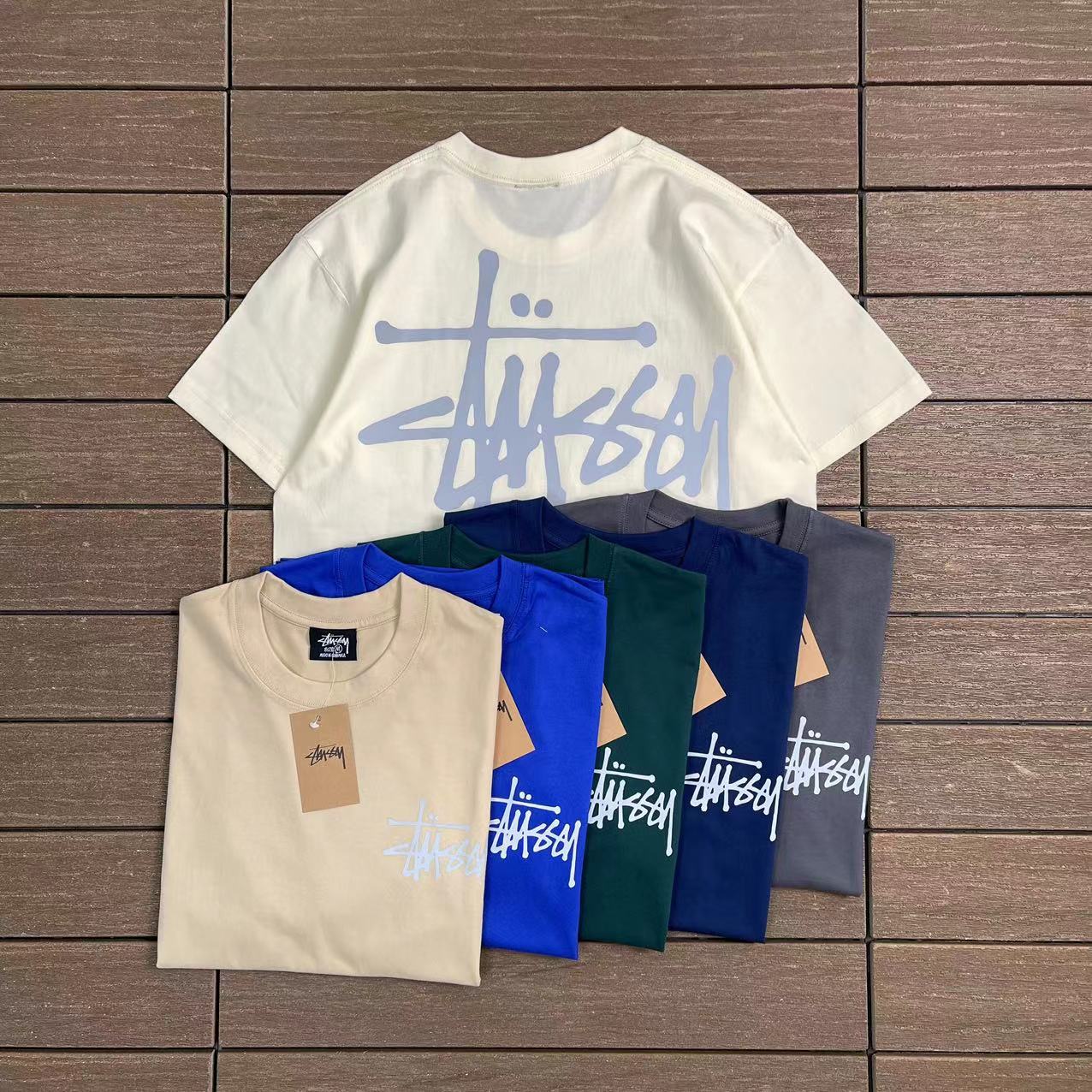 STUSSY T-SHIRT