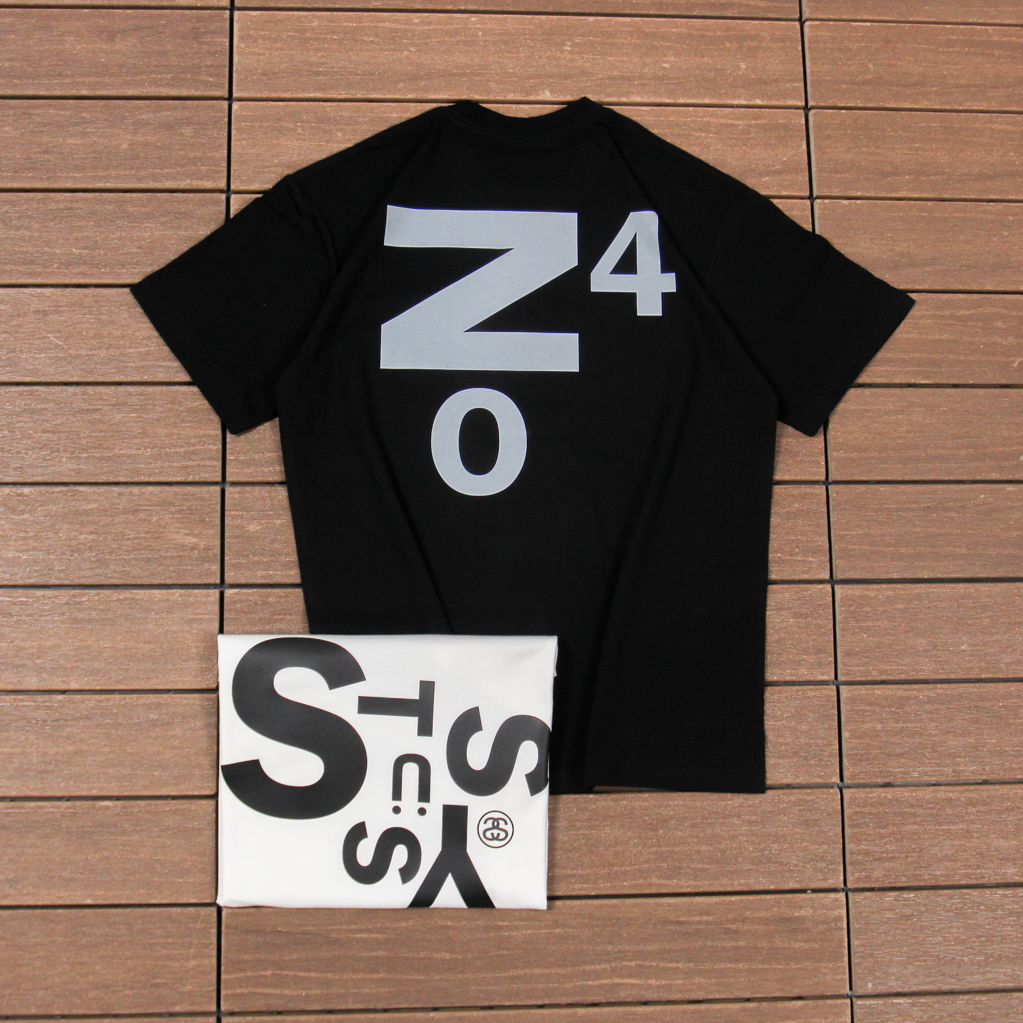 STUSSY T-SHIRT