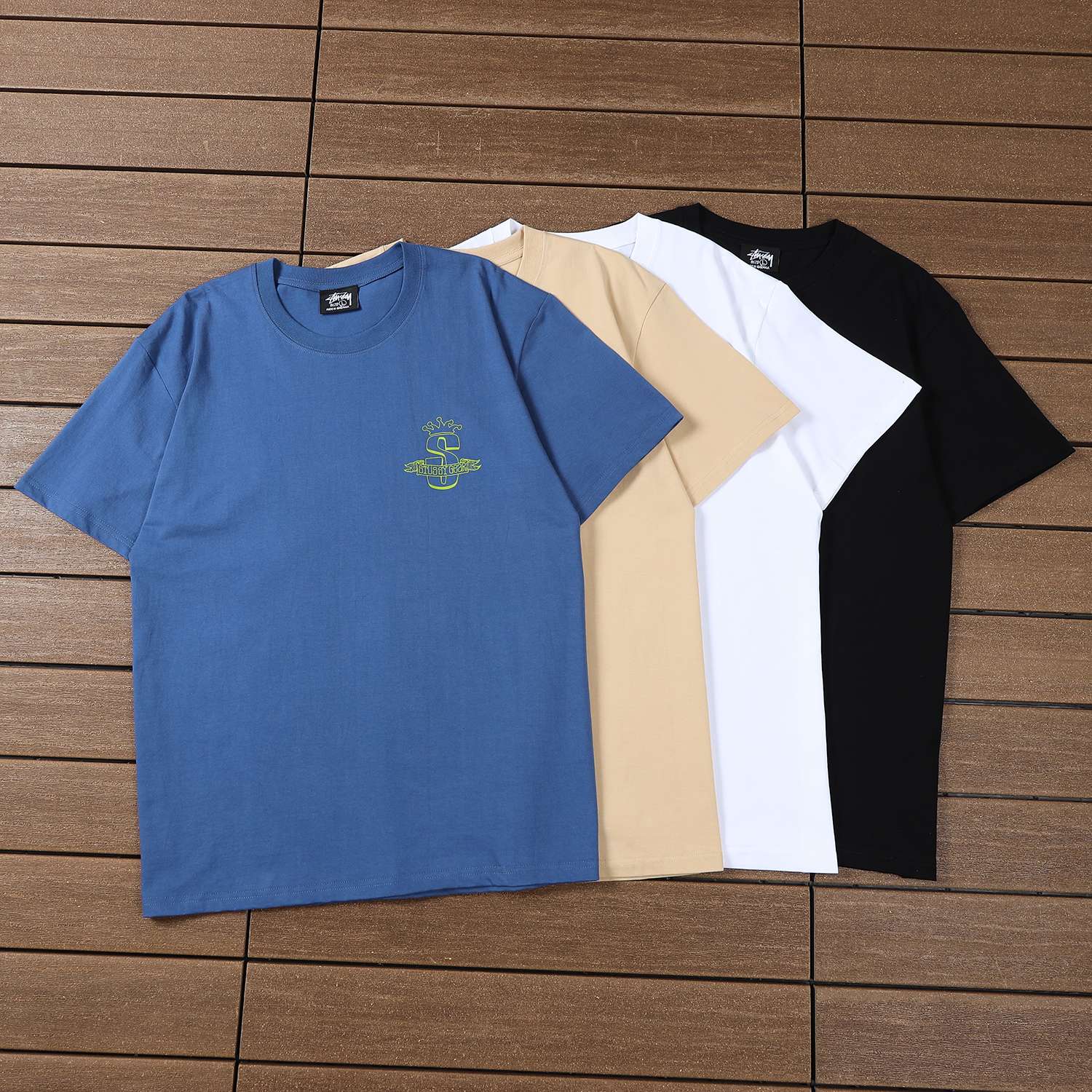 STUSSY T-SHIRT