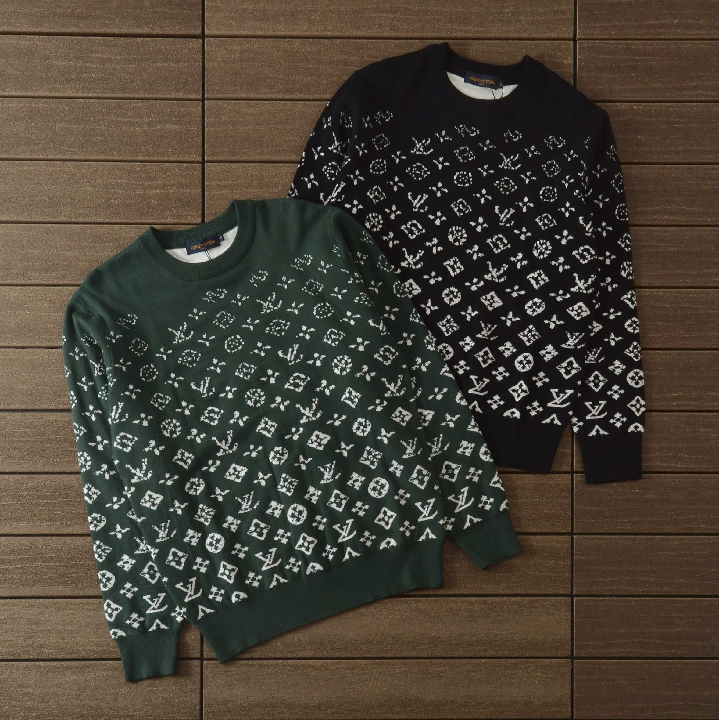 LV SWEATER