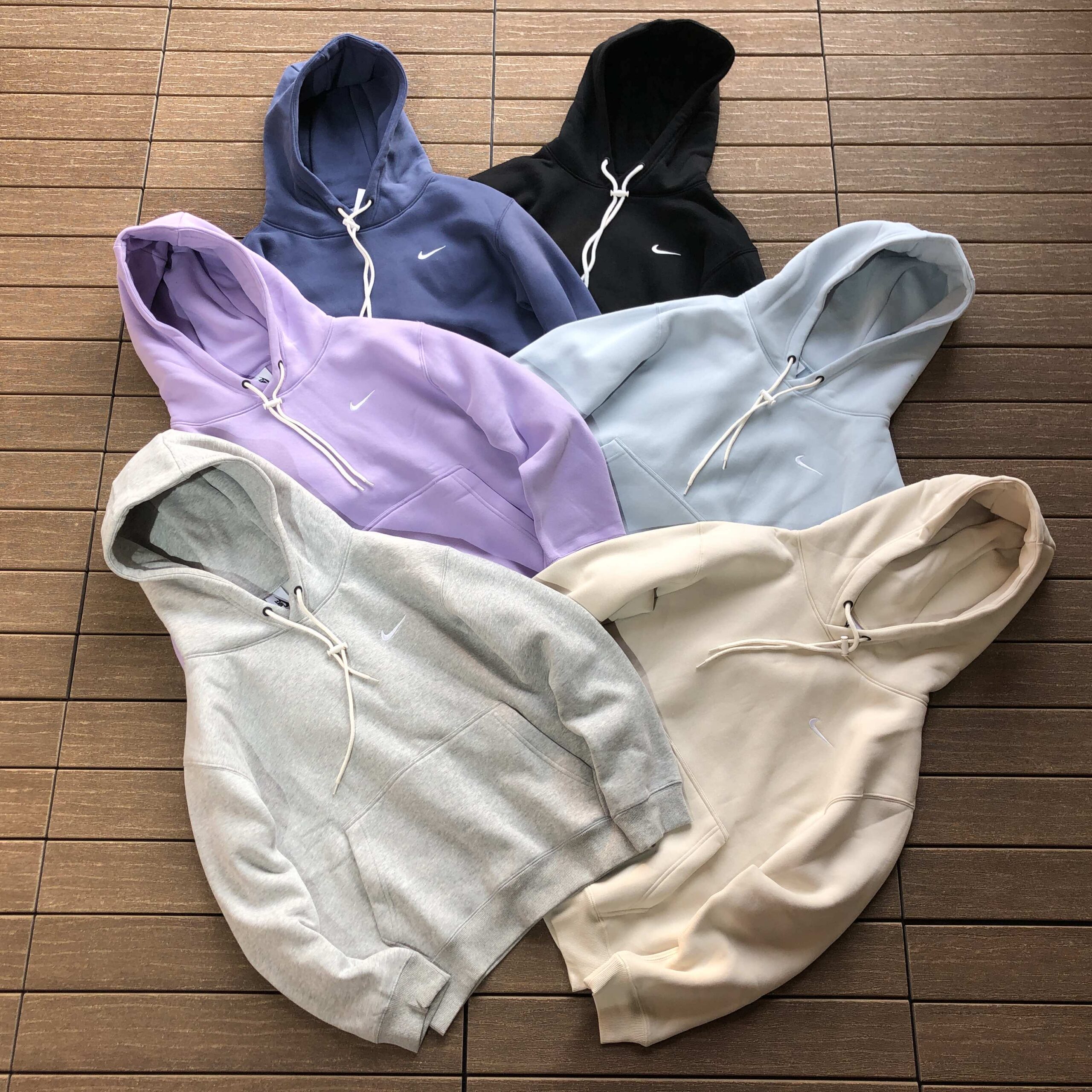 NIKE SWEATER