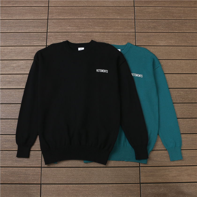 VETEMENTS SWEATER
