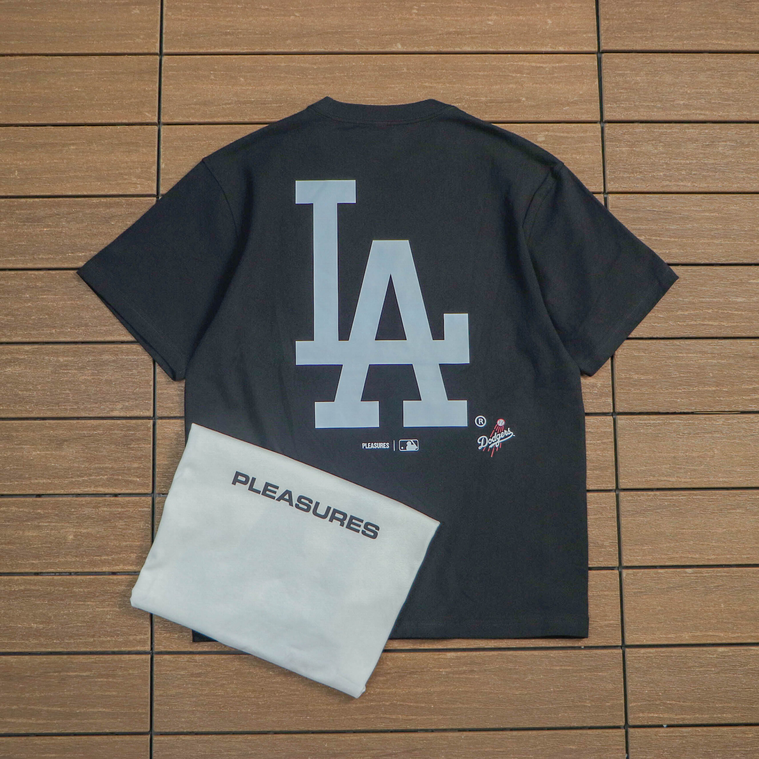 PLEASURES T-SHIRT