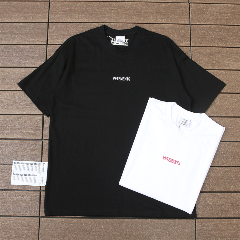 VETEMENTS T-SHIRT