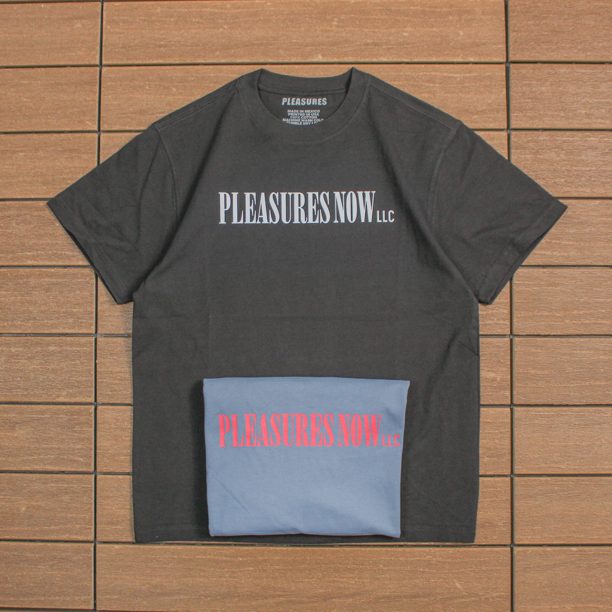 PLEASURES T-SHIRT