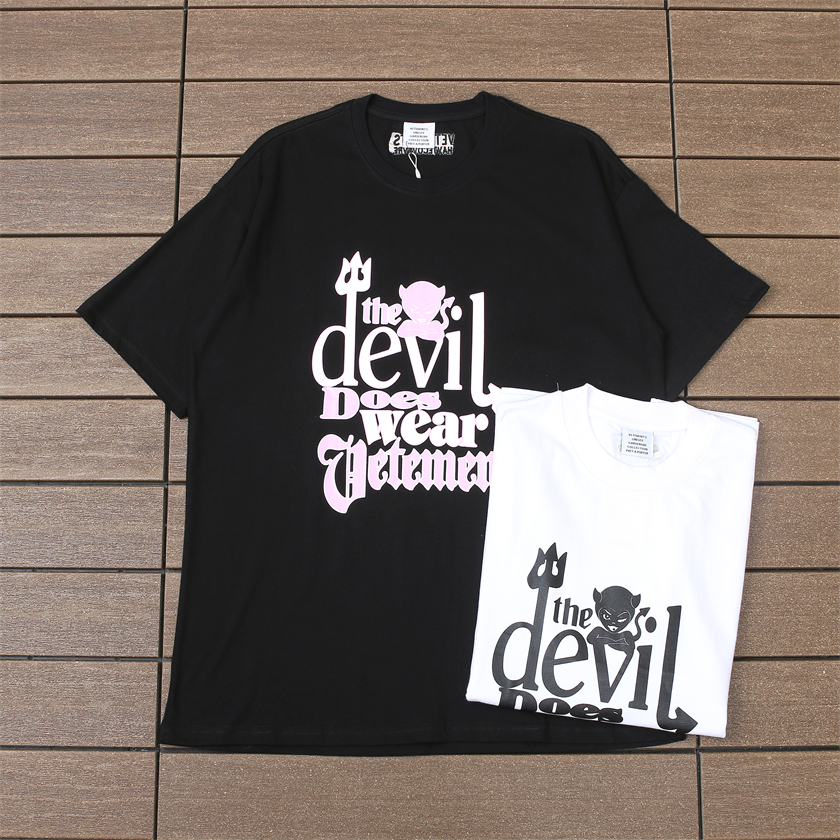 VETEMENTS T-SHIRT
