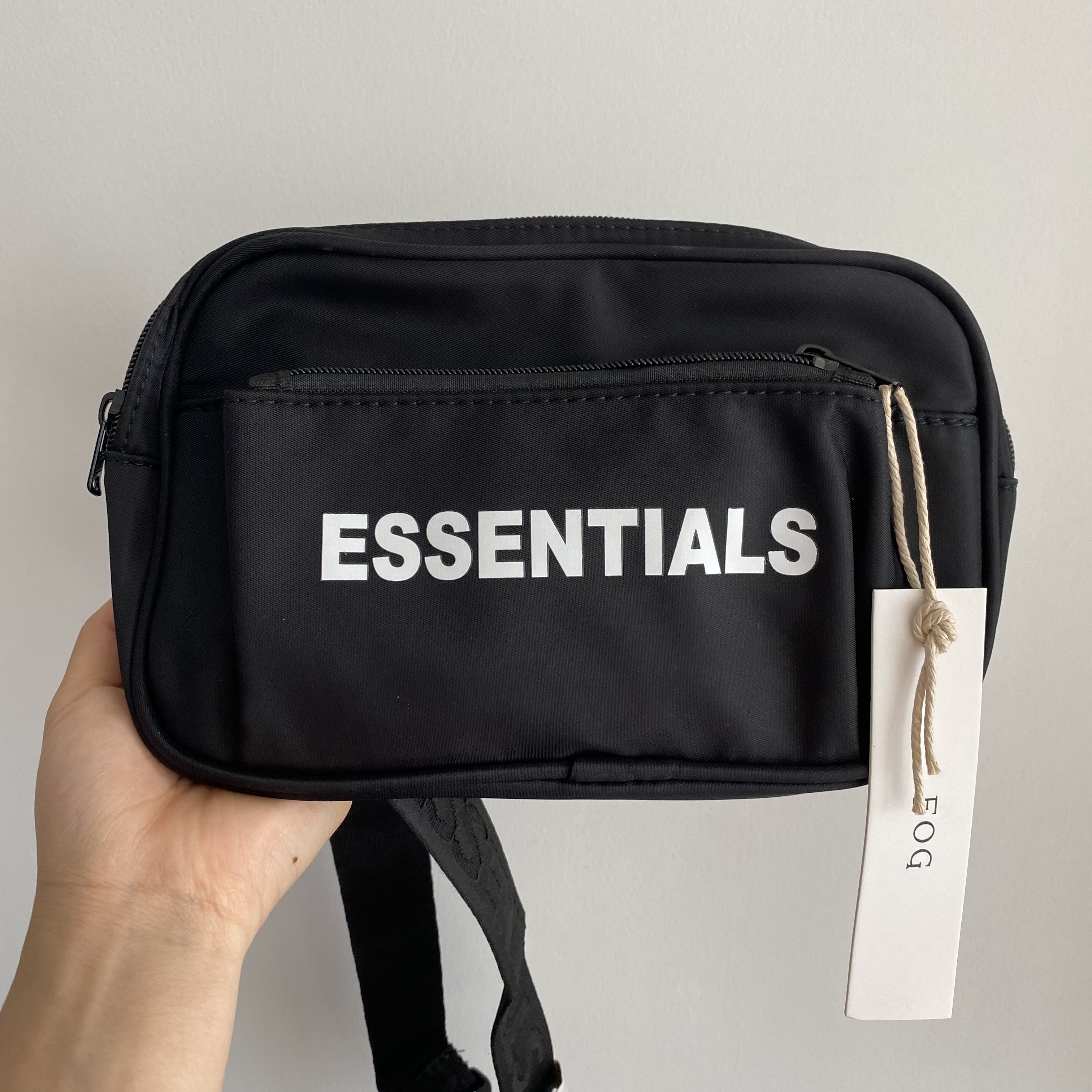 ESSENTIALS BAG